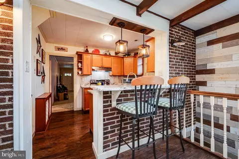 Entry Way - 1341 Lacrosse Ave, Reading, PA 19607 photo 1 of 2