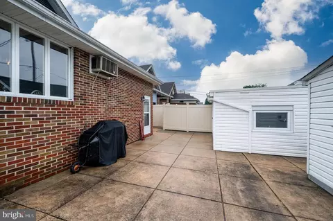 Exterior - 1341 Lacrosse Ave, Reading, PA 19607 photo 5 of 7