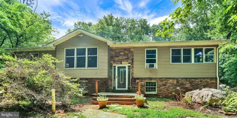 19 Woods Ln, Barto, PA 19504