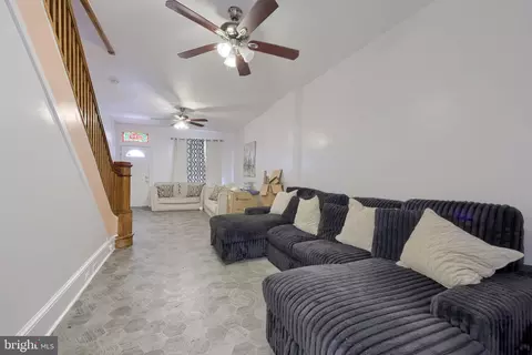 Entry Way - 320 Pear St, Reading, PA 19601 photo 5 of 10