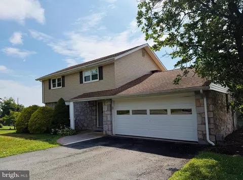 1708 County Line, Bechtelsville, PA 19505