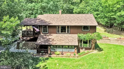 202 Stewart Ln, Hamburg, PA 19526