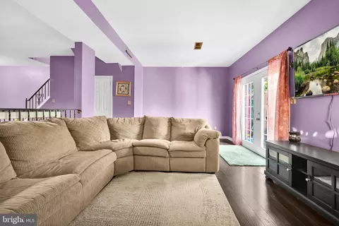 Entry Way - 1287 Fox Run, Reading, PA 19606 photo 5 of 6
