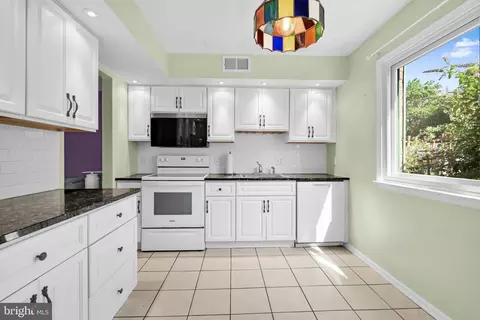 Kitchen - 1287 Fox Run, Reading, PA 19606 photo 1 of 3