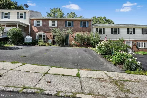 Exterior - 1287 Fox Run, Reading, PA 19606 photo 3 of 6