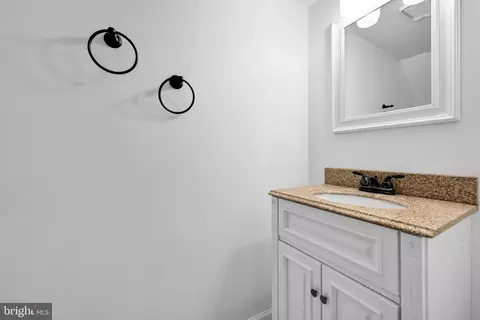 Bath - 1287 Fox Run, Reading, PA 19606 photo 1 of 2