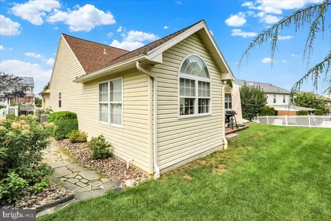 Exterior - 2506 Simon Dr, Sinking Spring, PA 19608 photo 5 of 7