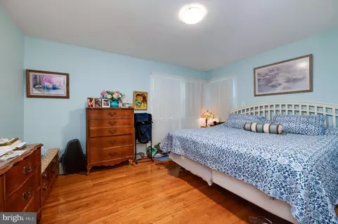 Bedroom - 505 Sherwood St, Reading, PA 19607 photo 2 of 4