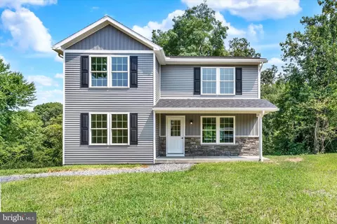 868 Sleepy Hollow Dr, Mohrsville, PA 19541