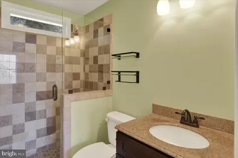 Bath - 222 Bainbridge Cir, Reading, PA 19608 photo 3 of 5