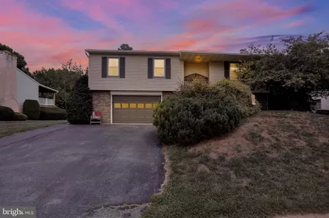 Exterior - 809 Evergreen Dr, Reading, PA 19610 photo 2 of 4