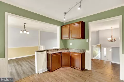 Entry Way - 809 Evergreen Dr, Reading, PA 19610 photo 3 of 3