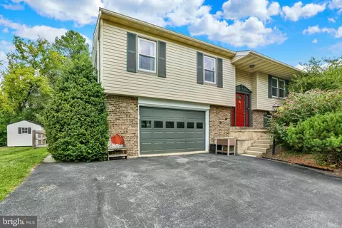 809 Evergreen Dr, Reading, PA 19610