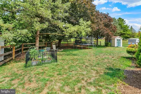 Exterior - 809 Evergreen Dr, Reading, PA 19610 photo 4 of 4
