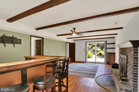 Living - 809 Evergreen Dr, Reading, PA 19610 photo 4 of 4