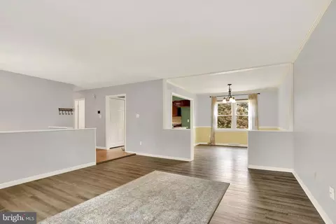 Living - 809 Evergreen Dr, Reading, PA 19610 photo 3 of 4