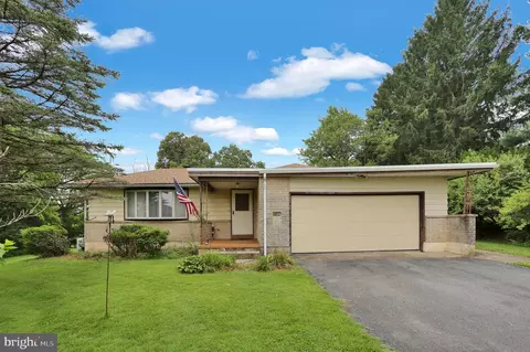 62 Ohlinger Rd, Shoemakersville, PA 19555