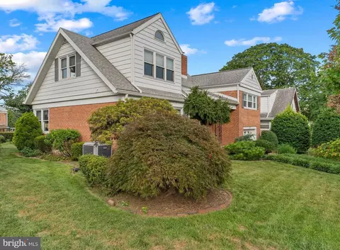 Exterior - 803 Jerome Pl, Reading, PA 19609 photo 3 of 6