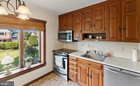 Kitchen - 803 Jerome Pl, Reading, PA 19609 photo 1 of 1