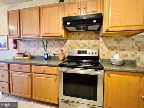 Kitchen - 532 Birch St, Reading, PA 19604 photo 2 of 2