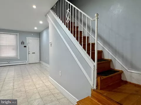 Entry Way - 532 Birch St, Reading, PA 19604 photo 1 of 4