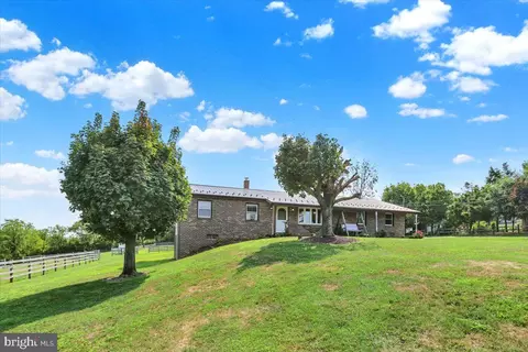 958 N End Rd, Mohrsville, PA 19541