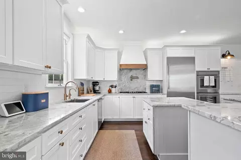 Kitchen - 54 Glen Oley Dr, Reading, PA 19606 photo 3 of 7