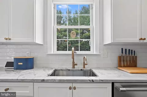 Kitchen - 54 Glen Oley Dr, Reading, PA 19606 photo 5 of 7