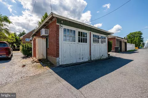 Exterior - 1317 Fern Ave, Reading, PA 19607 photo 8 of 9