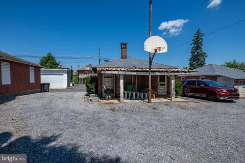 Exterior - 1317 Fern Ave, Reading, PA 19607 photo 5 of 9