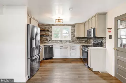 Kitchen - 1535 Welsh Rd, Reading, PA 19607 photo 1 of 5