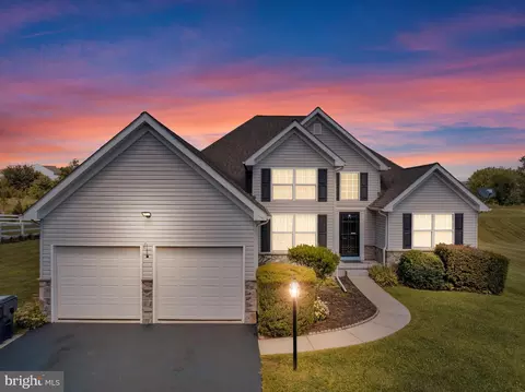 222 Yocom Rd, Douglassville, PA 19518