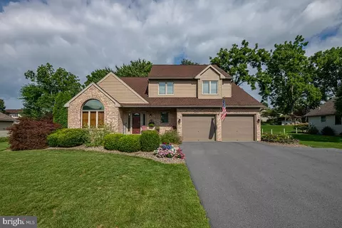 328 W Walnut Tree Dr, Blandon, PA 19510