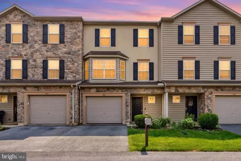 1012 Yarn Ct, Mohrsville, PA 19541
