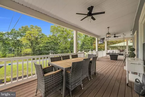 Exterior - 3909 River Rd, Reading, PA 19605 photo 4 of 10