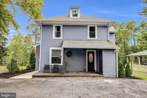 Exterior - 3909 River Rd, Reading, PA 19605 photo 7 of 10