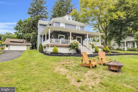 Exterior - 3909 River Rd, Reading, PA 19605 photo 2 of 10