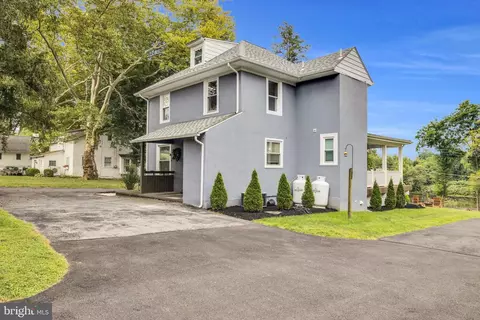 Exterior - 3909 River Rd, Reading, PA 19605 photo 8 of 10