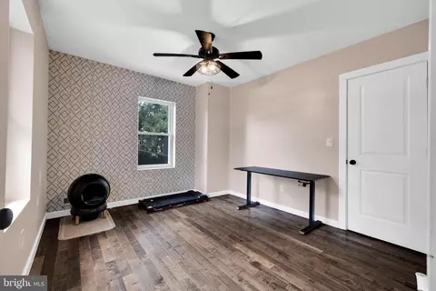 Entry Way - 3909 River Rd, Reading, PA 19605 photo 4 of 4