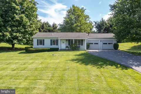 224 Naftzingertown Rd, Mohrsville, PA 19541