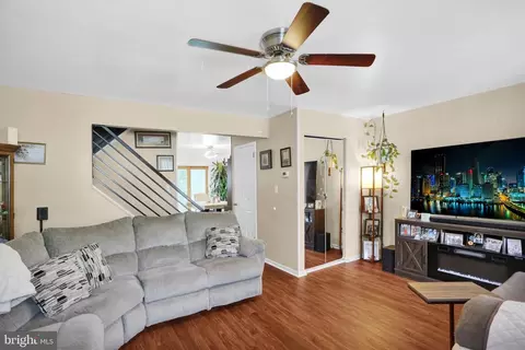 Entry Way - 8 Bentley Ct, Reading, PA 19601 photo 1 of 4