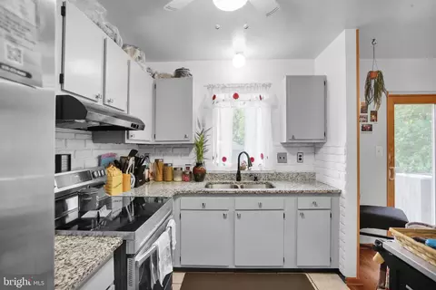 Kitchen - 8 Bentley Ct, Reading, PA 19601 photo 2 of 2