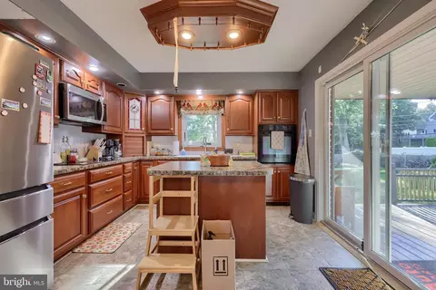 Kitchen - 105 Radcliffe, Reading, PA 19609 photo 3 of 4