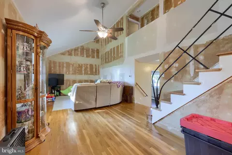 Entry Way - 105 Radcliffe, Reading, PA 19609 photo 2 of 5