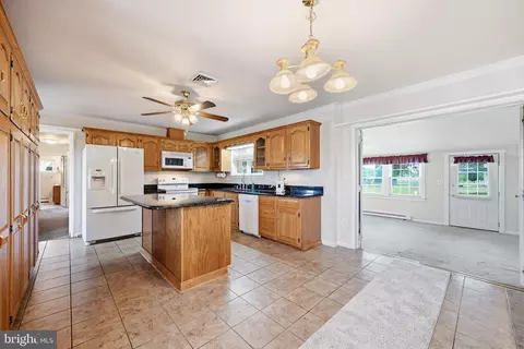 Kitchen - 19 Dairy Ln, Barto, PA 19504 photo 8 of 8