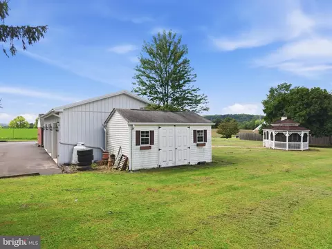 Exterior - 19 Dairy Ln, Barto, PA 19504 photo 9 of 10