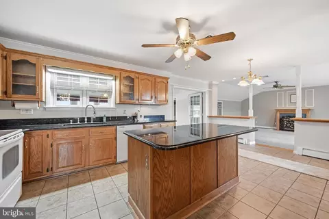 Kitchen - 19 Dairy Ln, Barto, PA 19504 photo 2 of 8