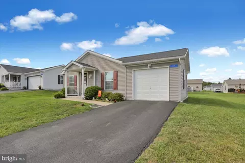 24 Walmont St, Douglassville, PA 19518