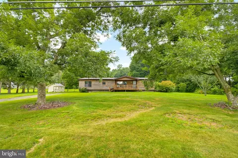 48 Stone Ave, Alburtis, PA 18011