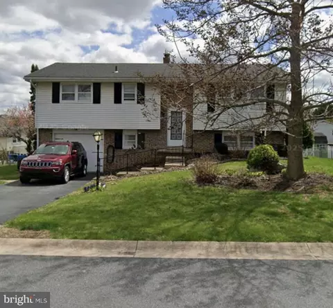 608 Beach St, Reading, PA 19605